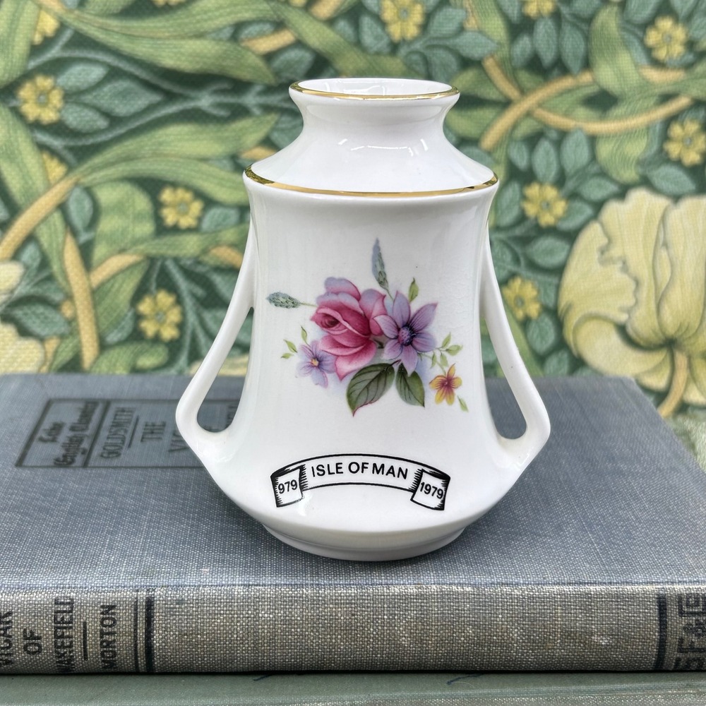 Vintage 979 Isle of Man 1979 Commemorative Berkshire Bone China Bud Vase 3.5"
